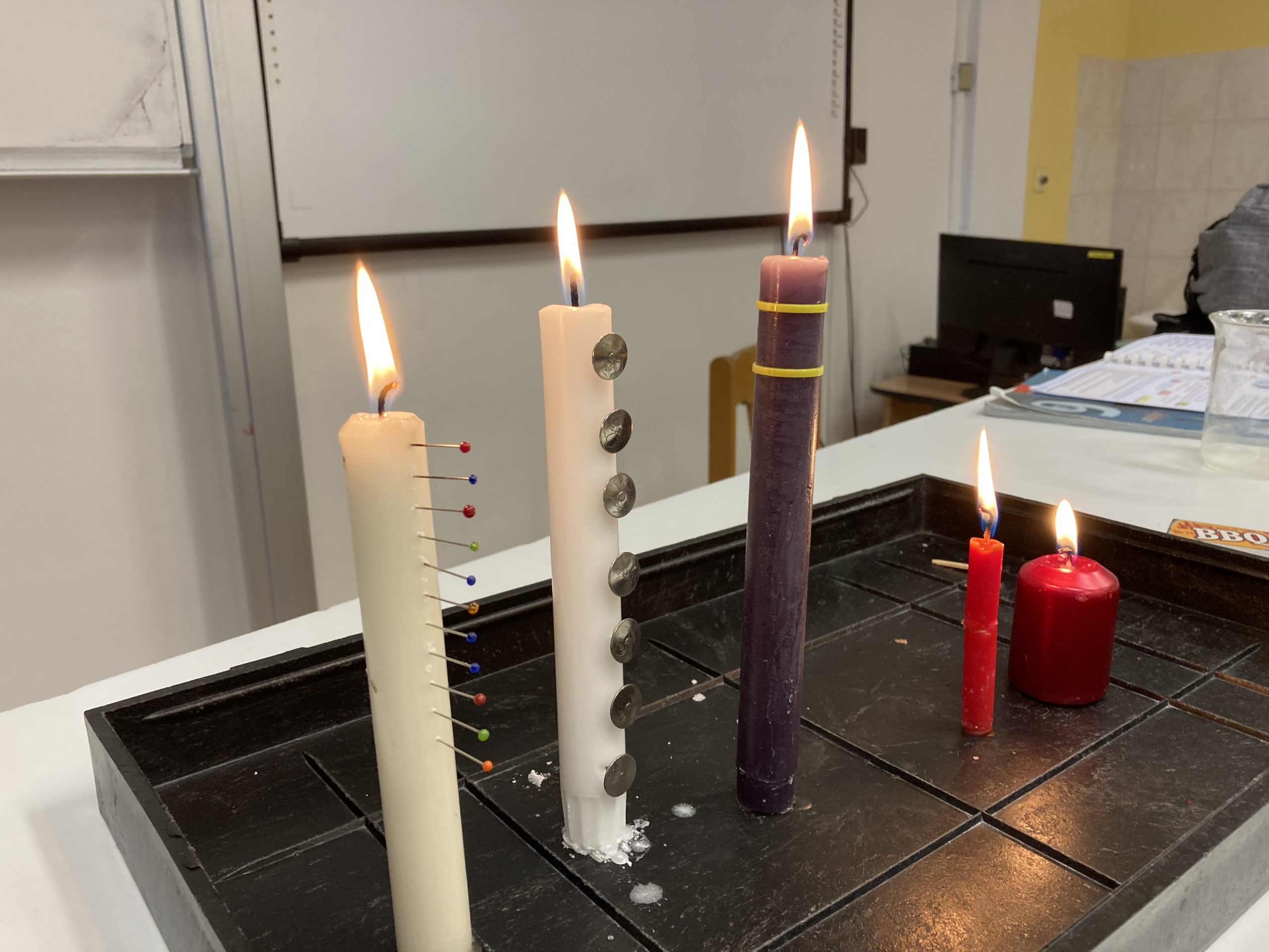 Adventní svíčkové hodiny